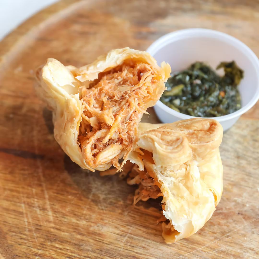 Empanada Argentina de Pollo - 6 units | Patagonia Flavors
