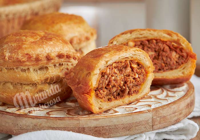 Pasteles de Hojaldre Carne - 6 Units | Miranda Deliciosa