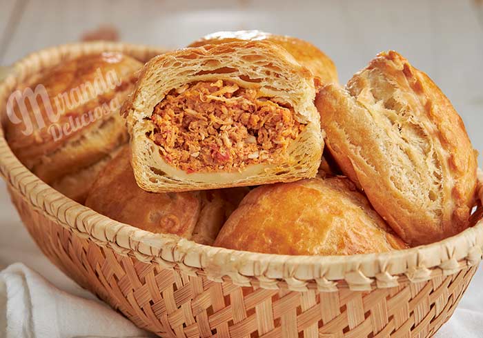 Pasteles de Hojaldre Pollo - 6 Units | Miranda Deliciosa